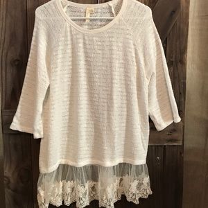Cream 1X sweater with lace bottom